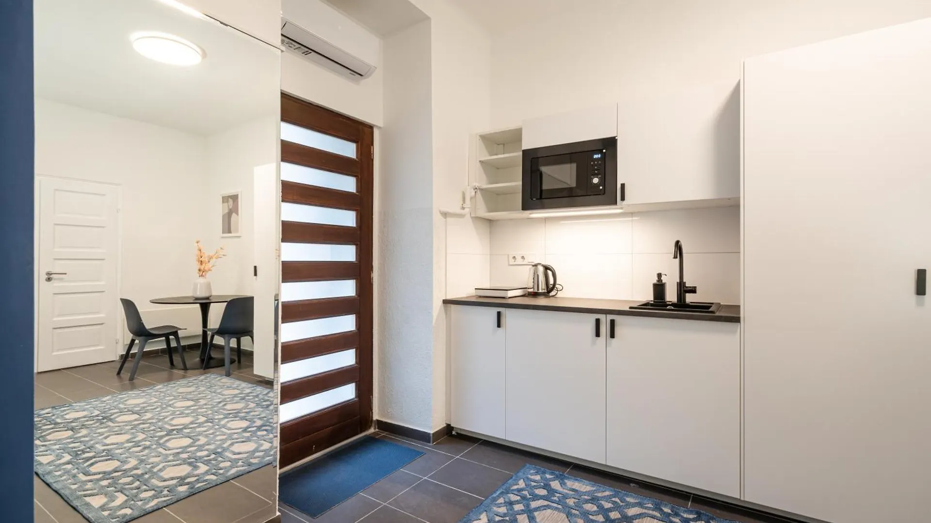R10- Boutique Apartments, Best Location. By Bqa Budapest Lägenhet